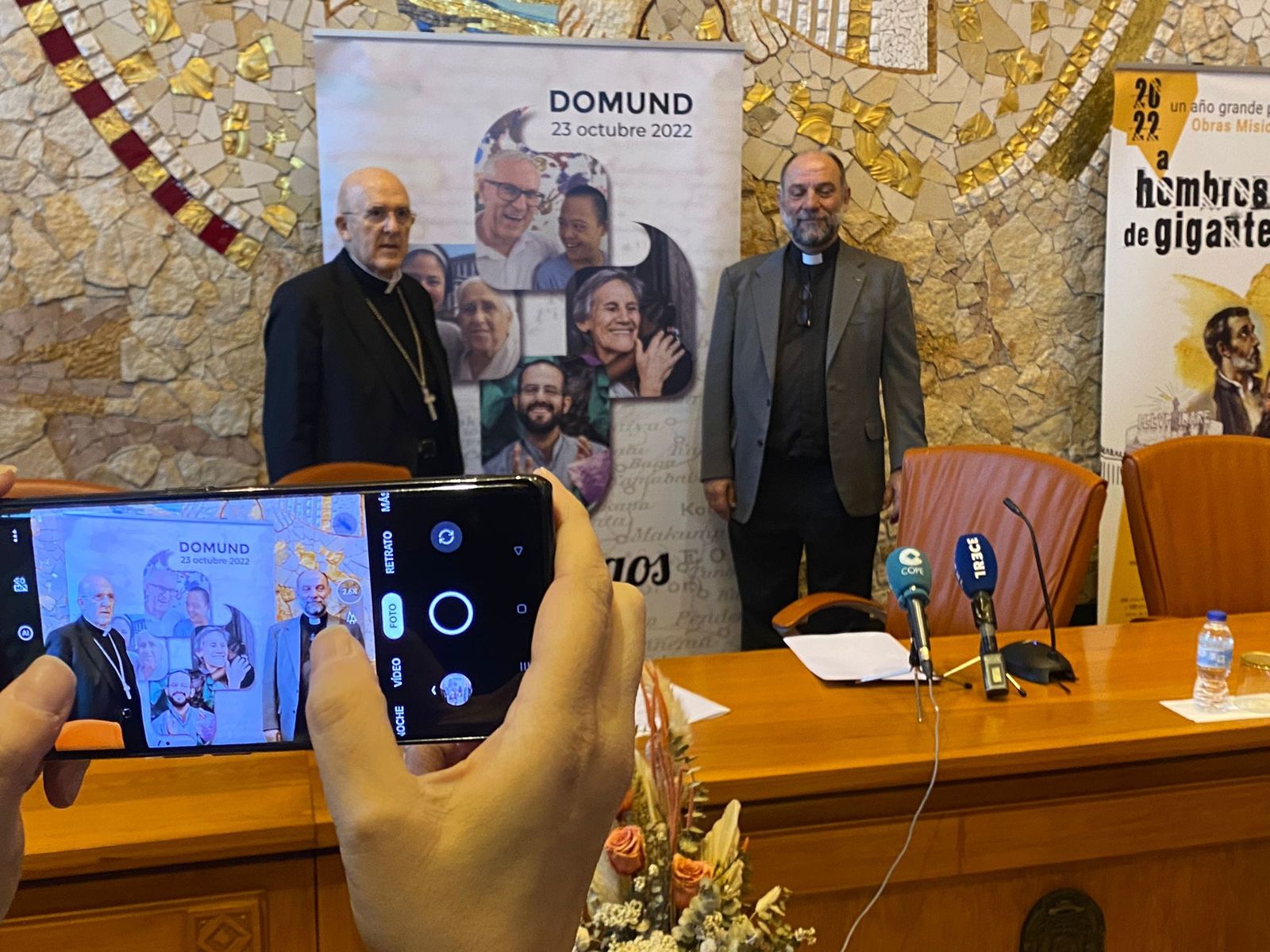 Osoro y Calderón presentan el Domund