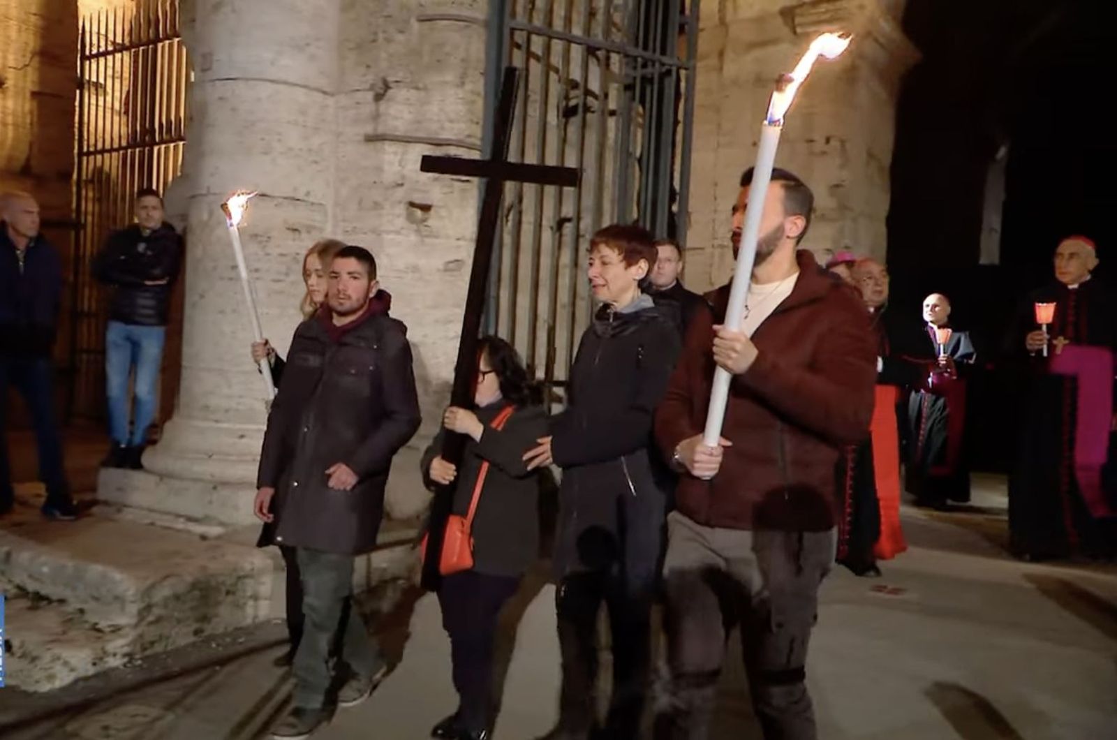 Estación del Vía Crucis en el Coliseo