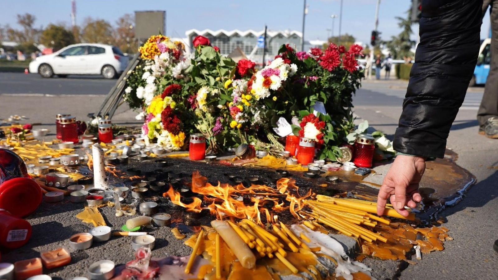 Flores en la estación de ferrocarril Novi Sad
