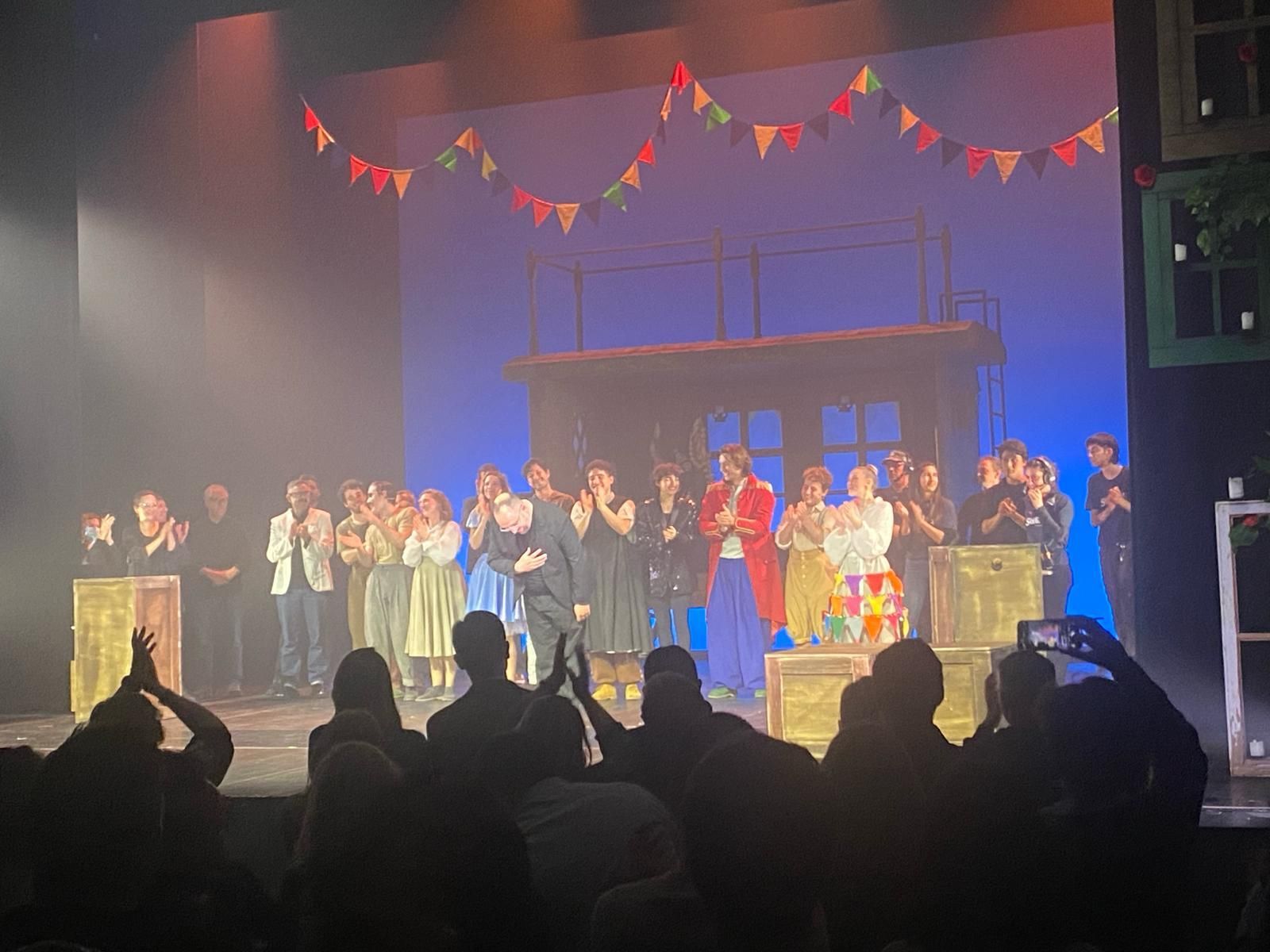 Toño Casado y el equipo de 'Sueños' recibe una ovación de público