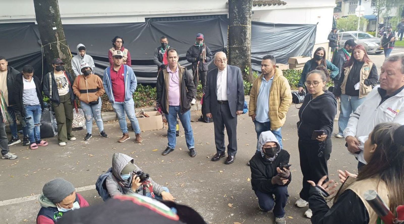 Monseñor Henao en Nunciatura