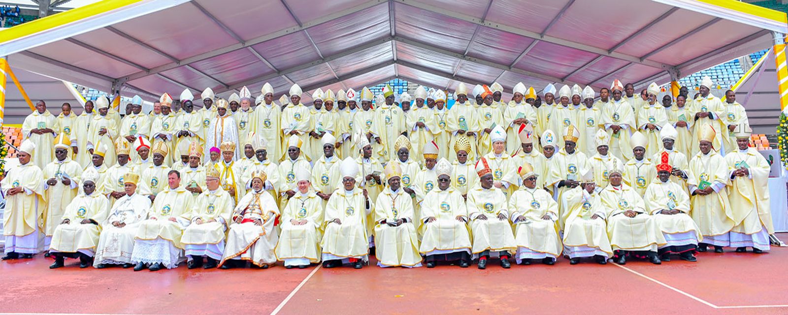 Los obispos, en un asamblea continental