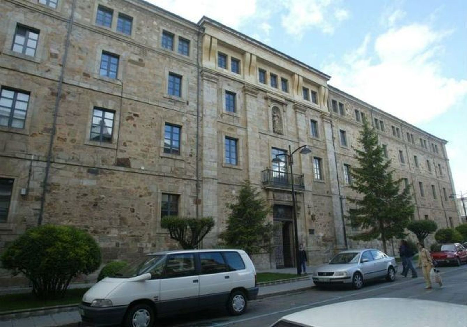 El obispo de Astorga traslada el seminario a Salamanca