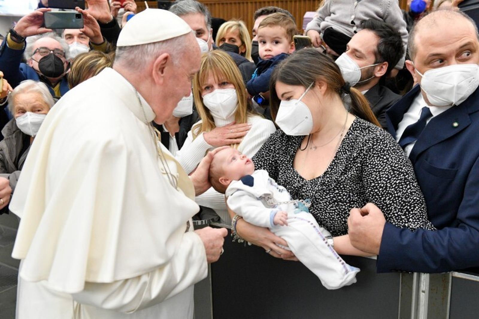 Francisco: "Tras la pandemia, volvamos a empezar con más humanidad"