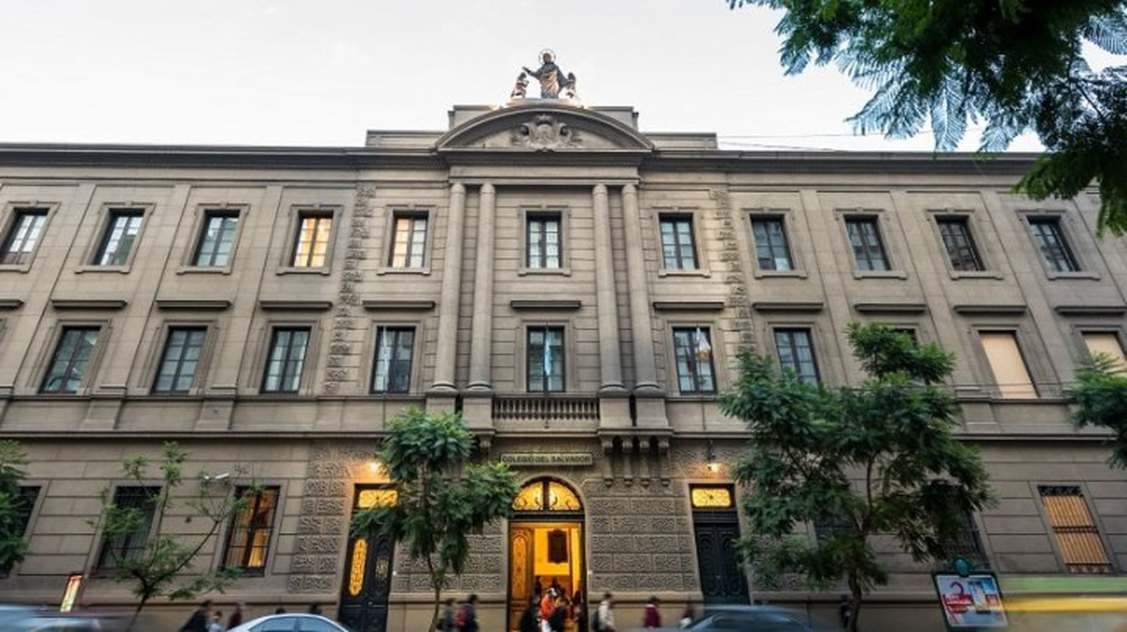 Fachada del colegio Salvador de Buenos Aires