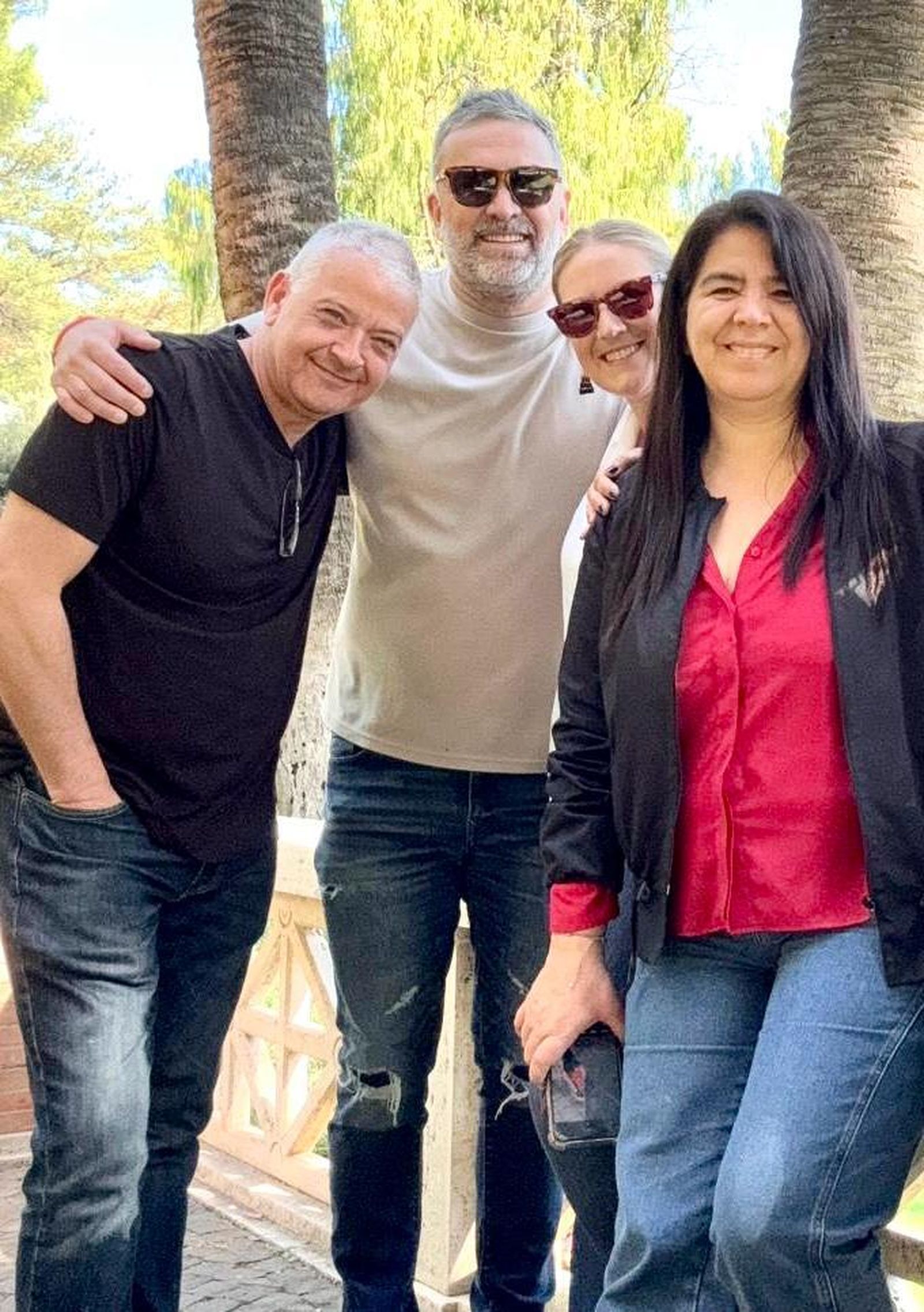 Renzo Orbegozo, junto a Pedro Salinas o Paola Ugaz