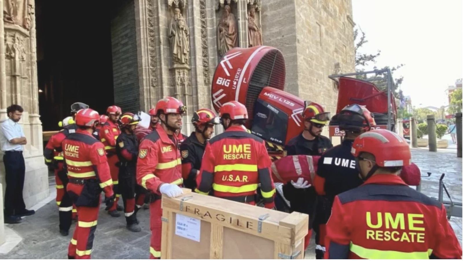 Simulacro de salvaguarda de los bienes culturales en la Catedral de Sevilla