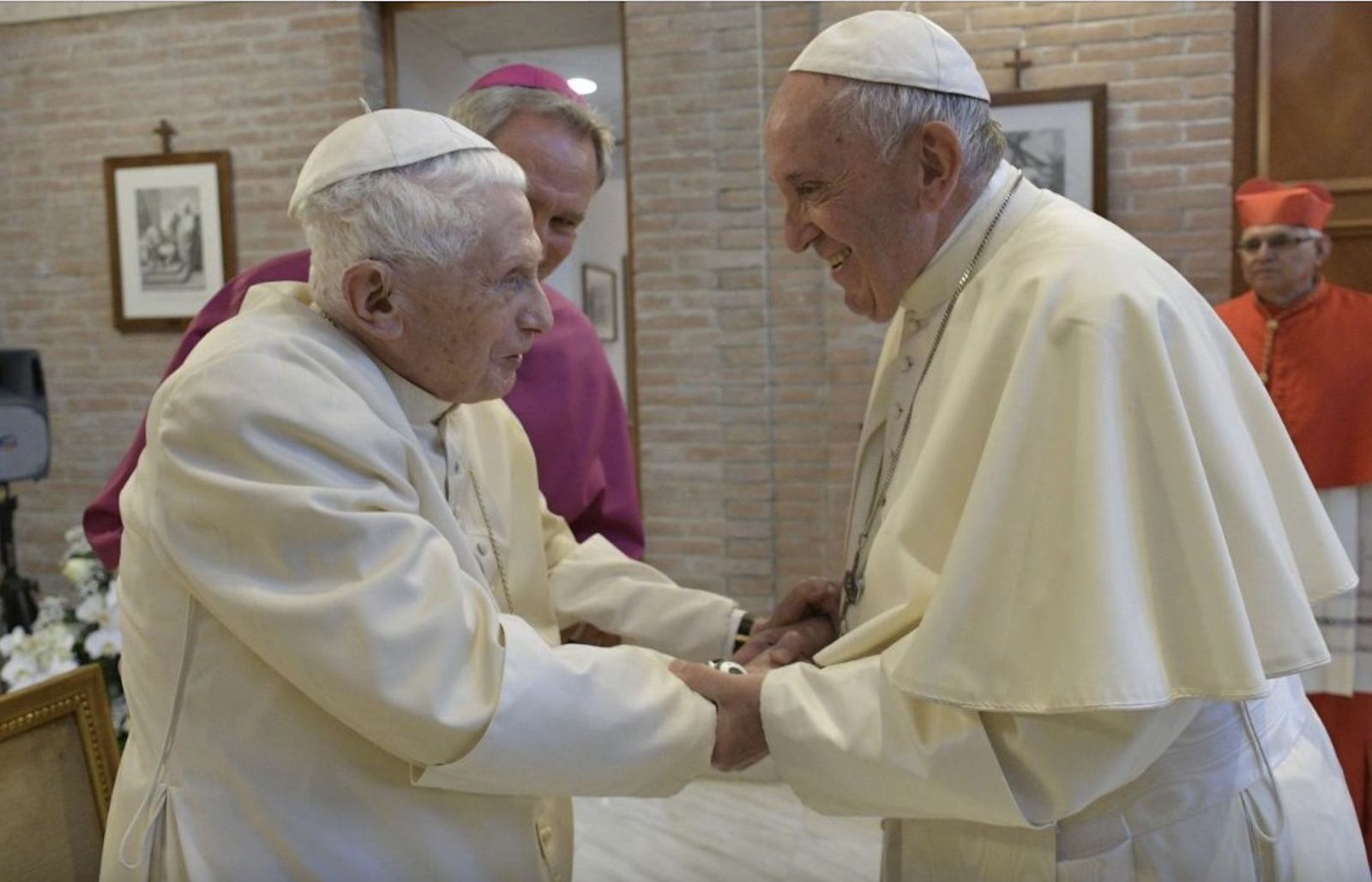 Francisco con el Papa emérito, Benedicto XVI