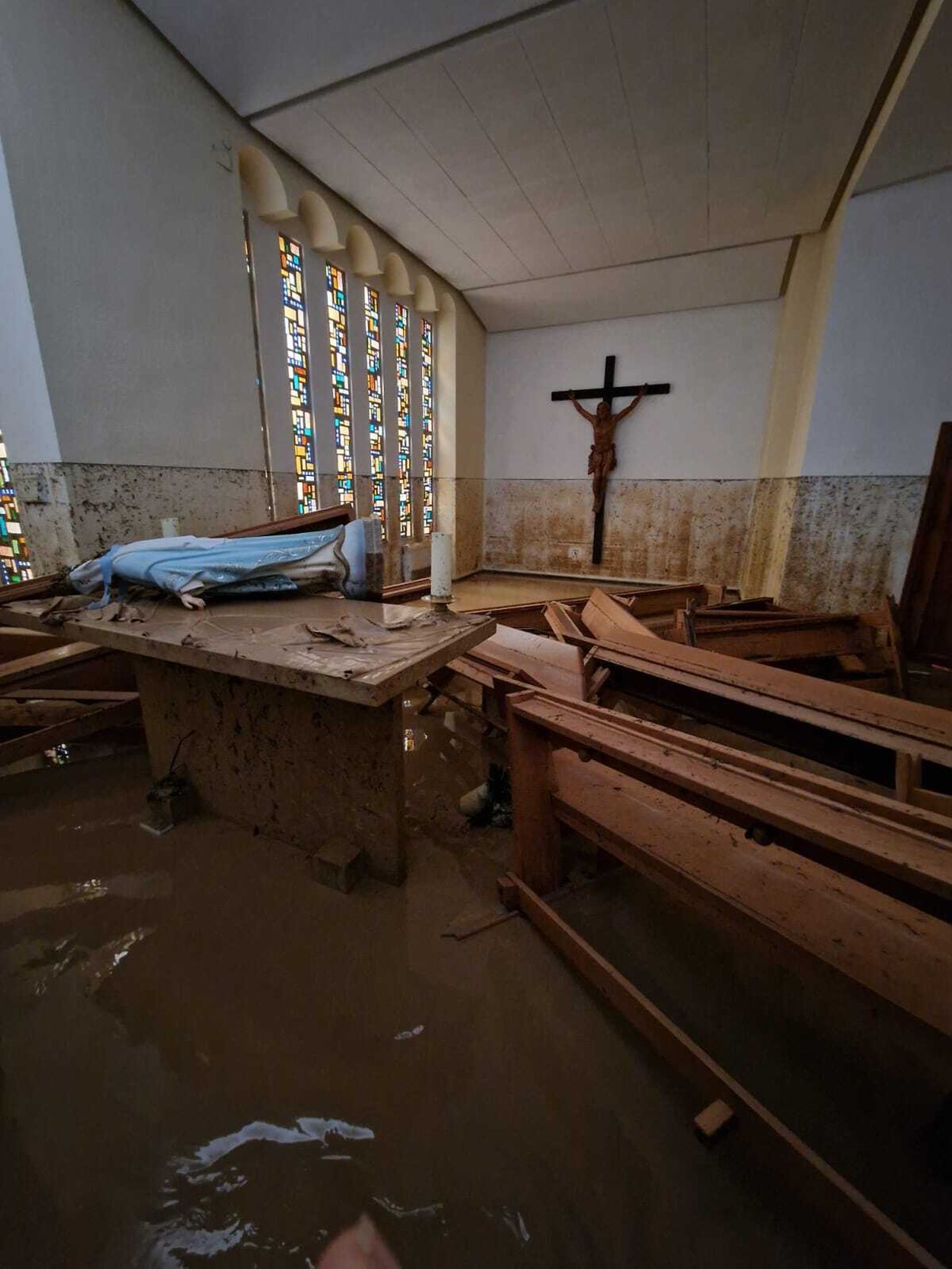 Así quedó la iglesia de Paiporta