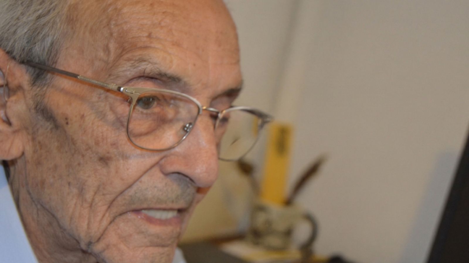 Pere Lluís Font, en su casa de Sabadell durante una de sus últimas entrevistas.