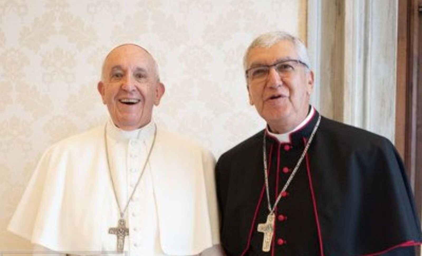 El Papa y Carlos Castillo