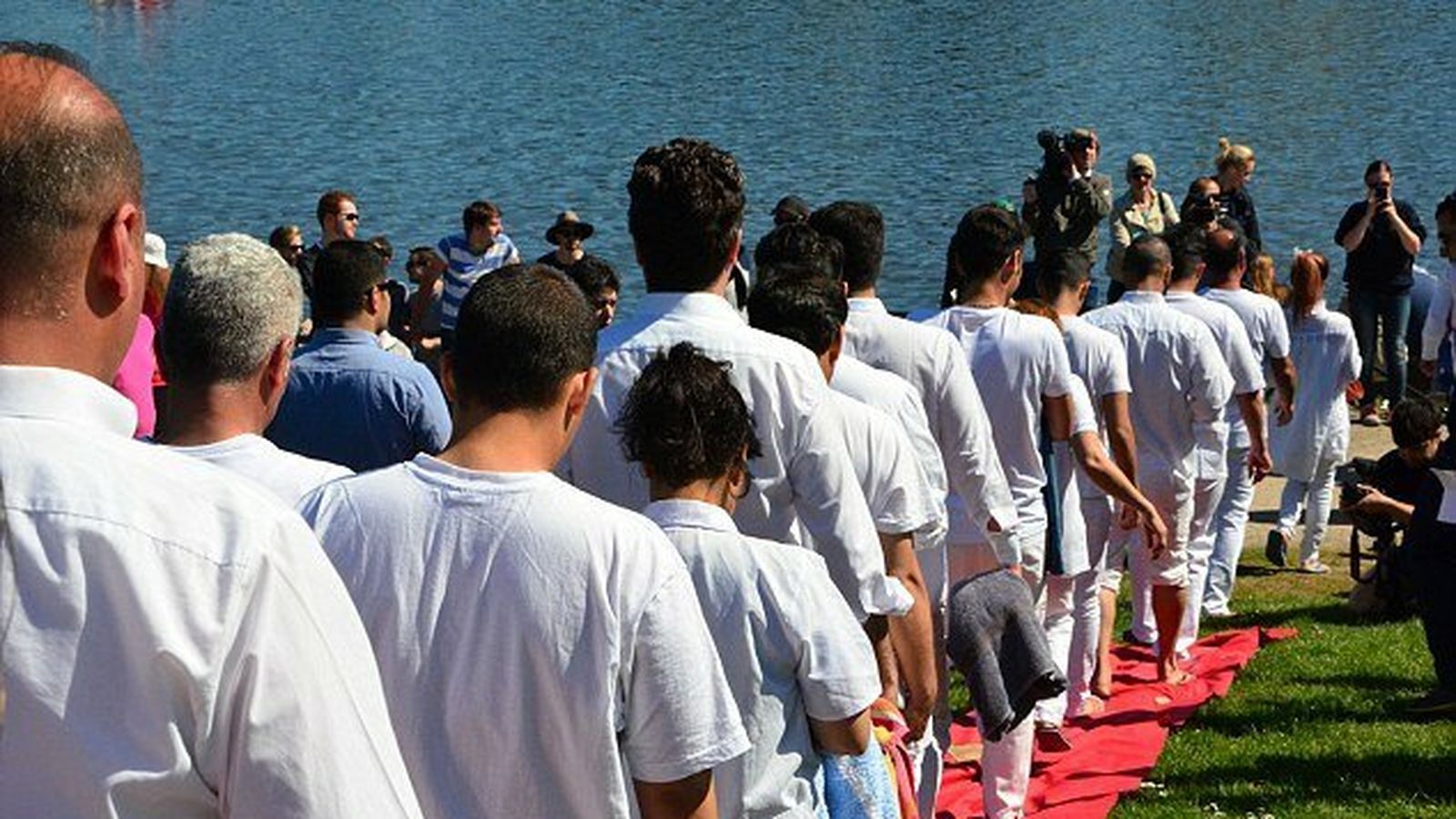 Bautismo masivo de conversos musulmanes en Alemania
