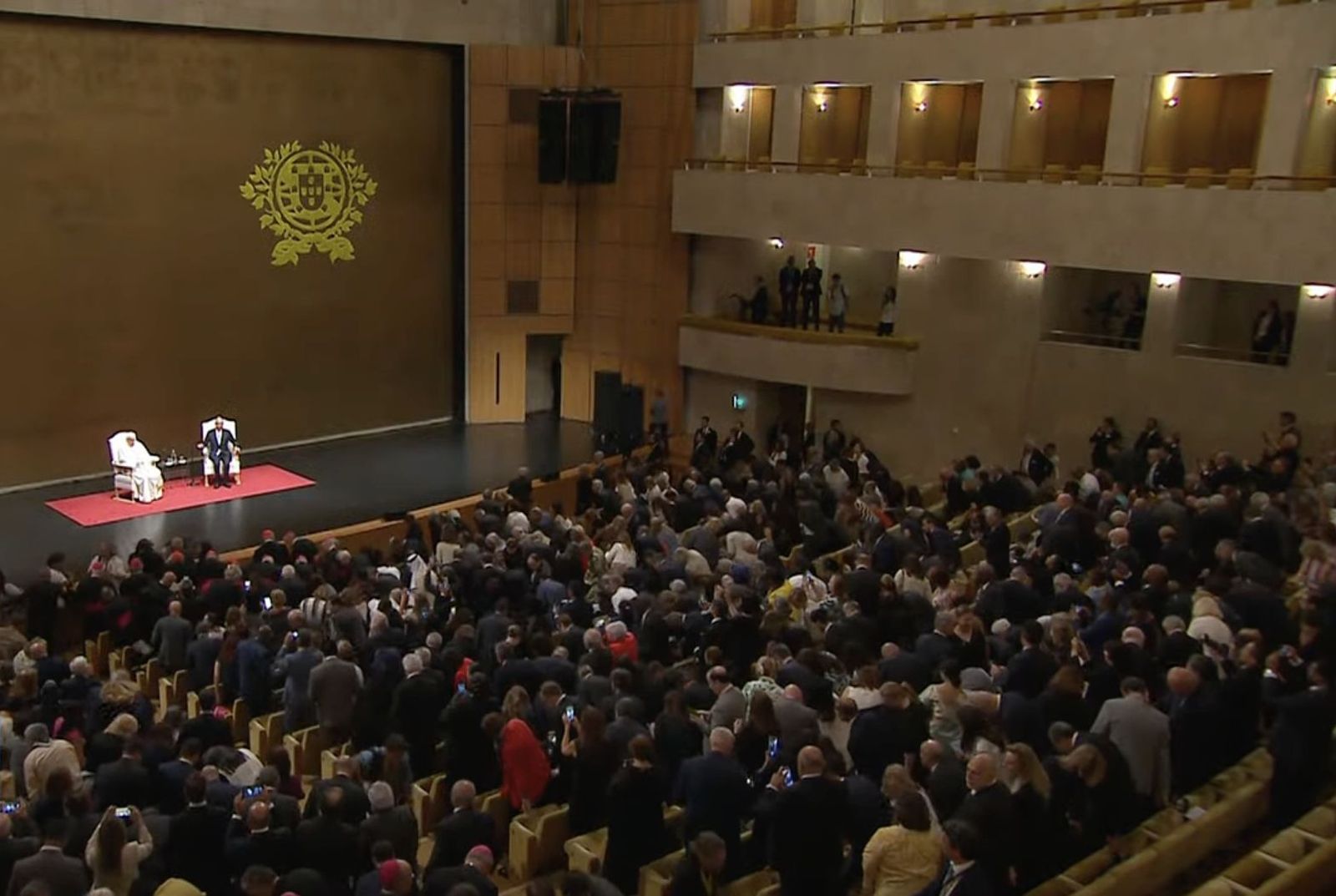 Discurso del Papa a las autoridades de Portugal y al Cuerpo Diplomático