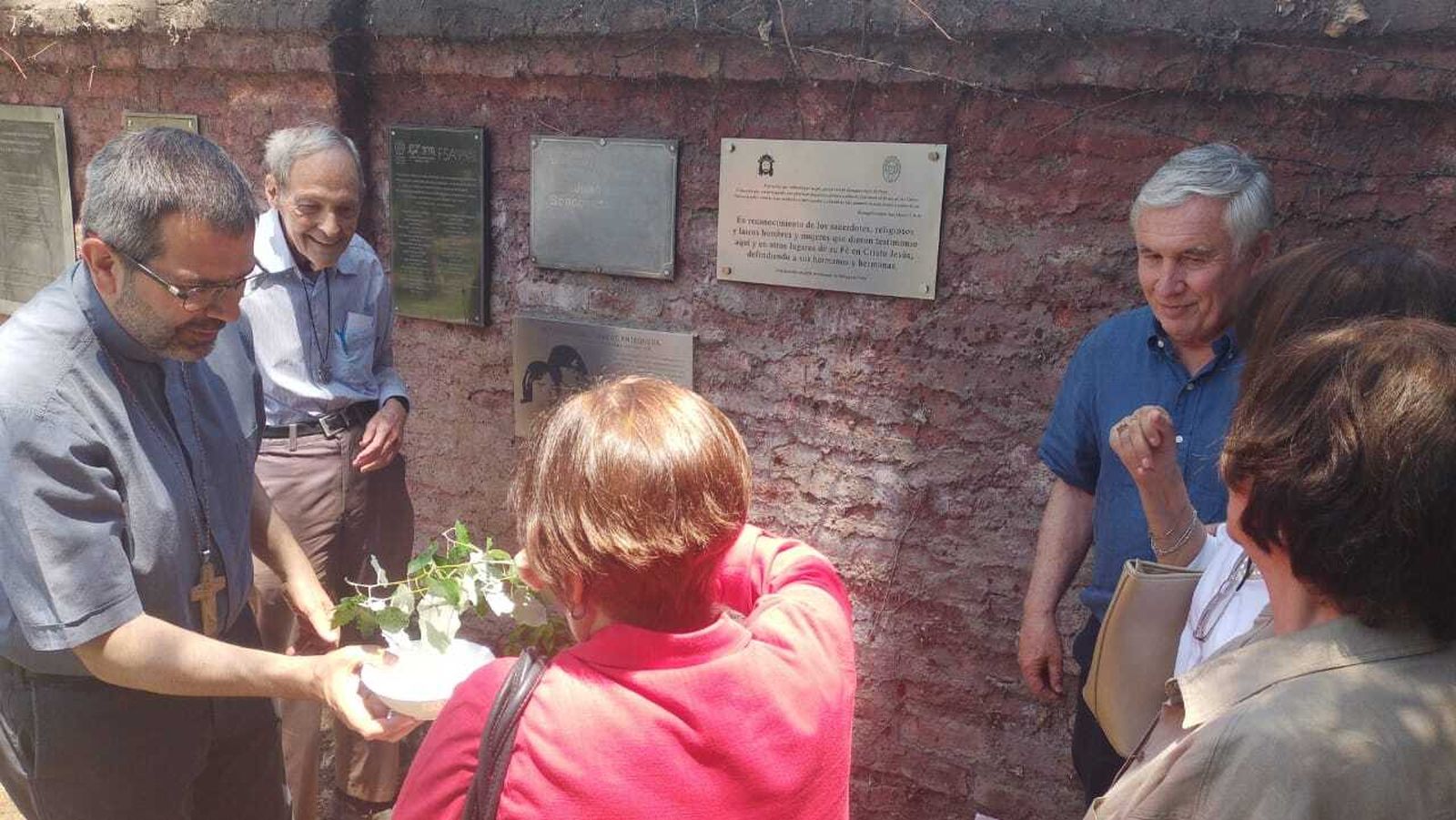 Bendición de placa conmemorativa