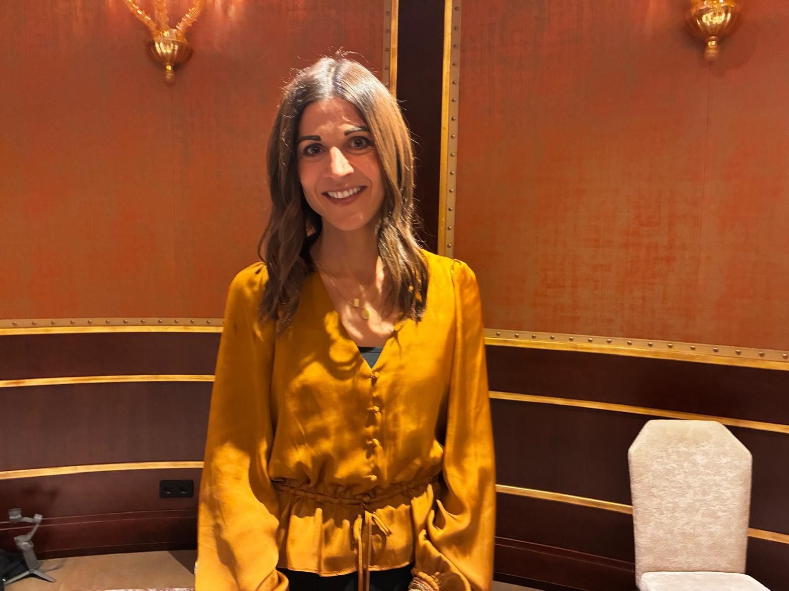 Kira McCracken, vicepresidenta de Come an See Foundation