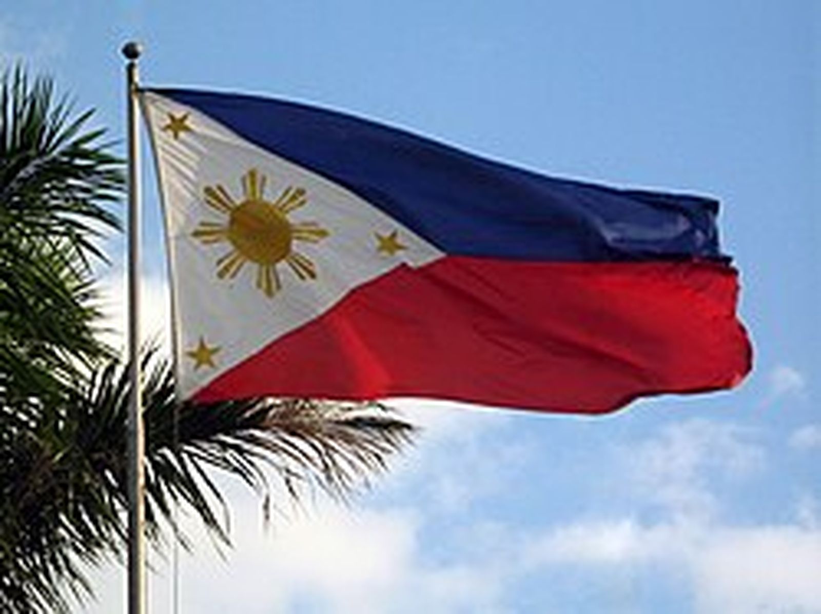 La bandera filipina izada por vez primera el 12.06.1898 en Kawit, Cavite