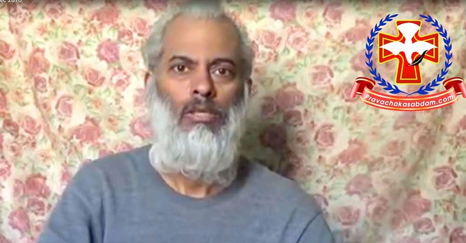 El padre Tom, durante su secuestro