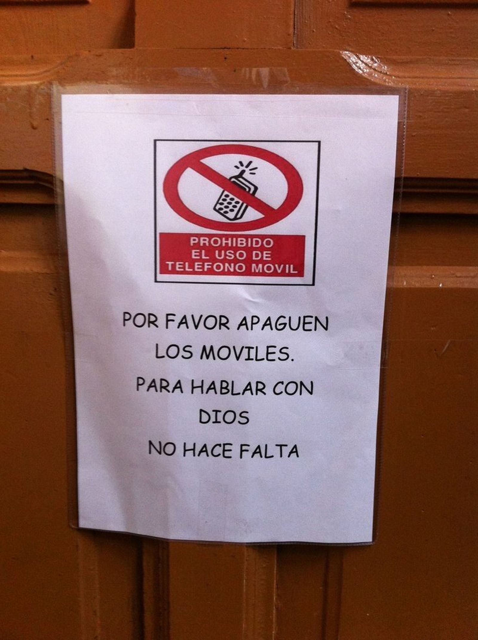 No a los móviles en las iglesias