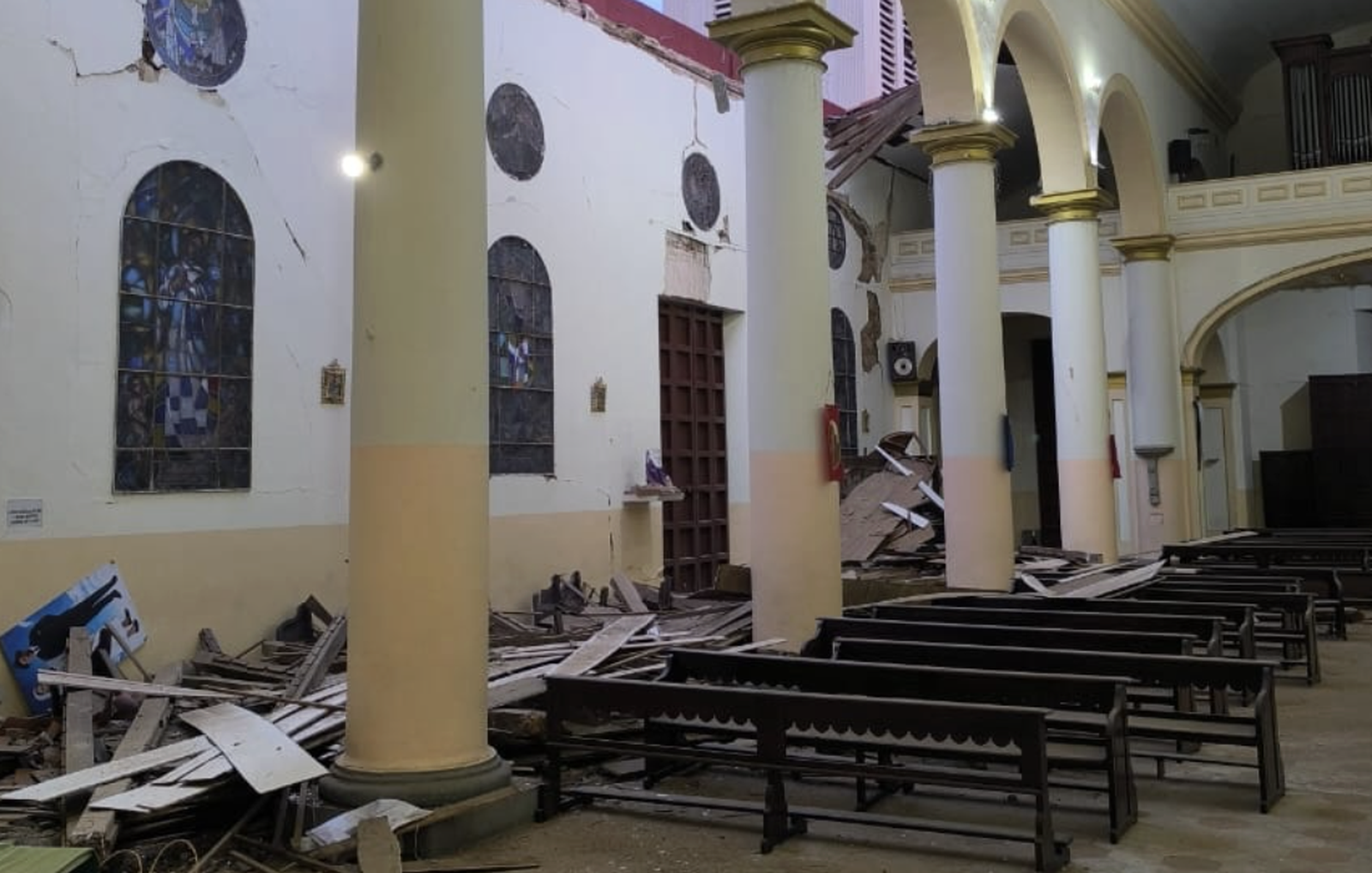 Destrozos en una iglesia de Venezuela