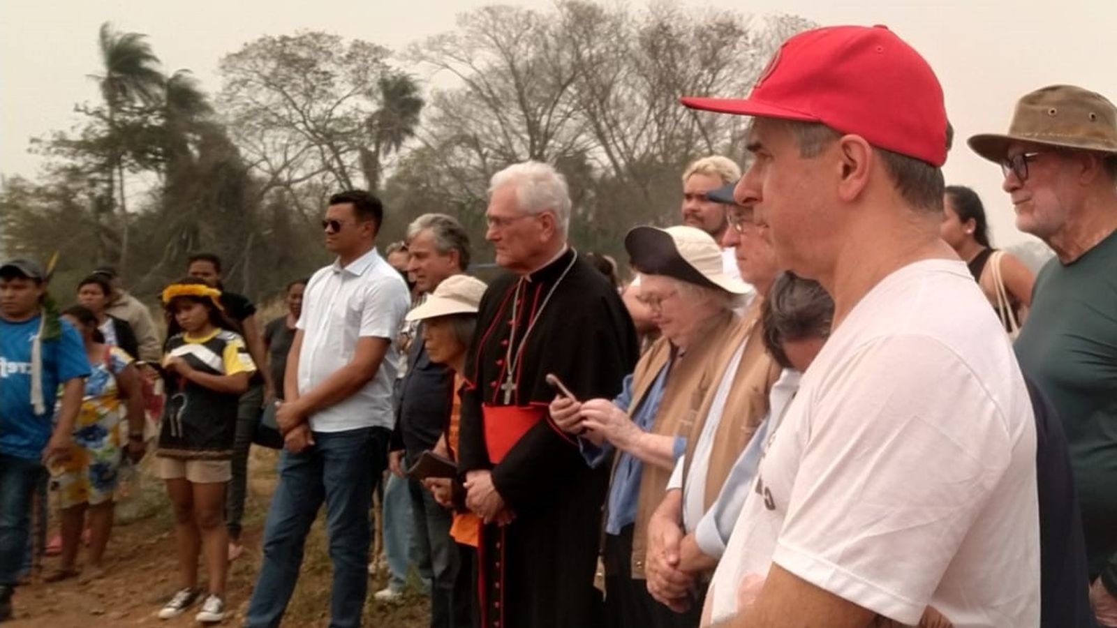 Cardenal Steiner con los Guarani Kaiowa