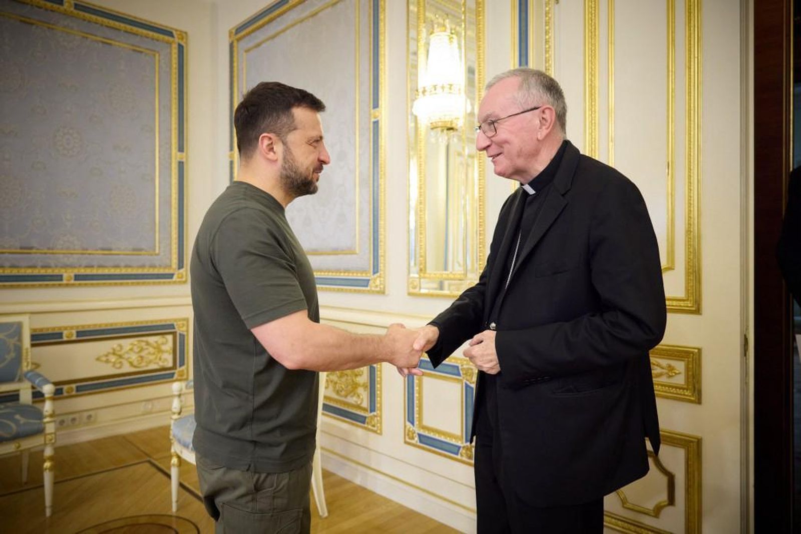 Parolin, con Zelensky