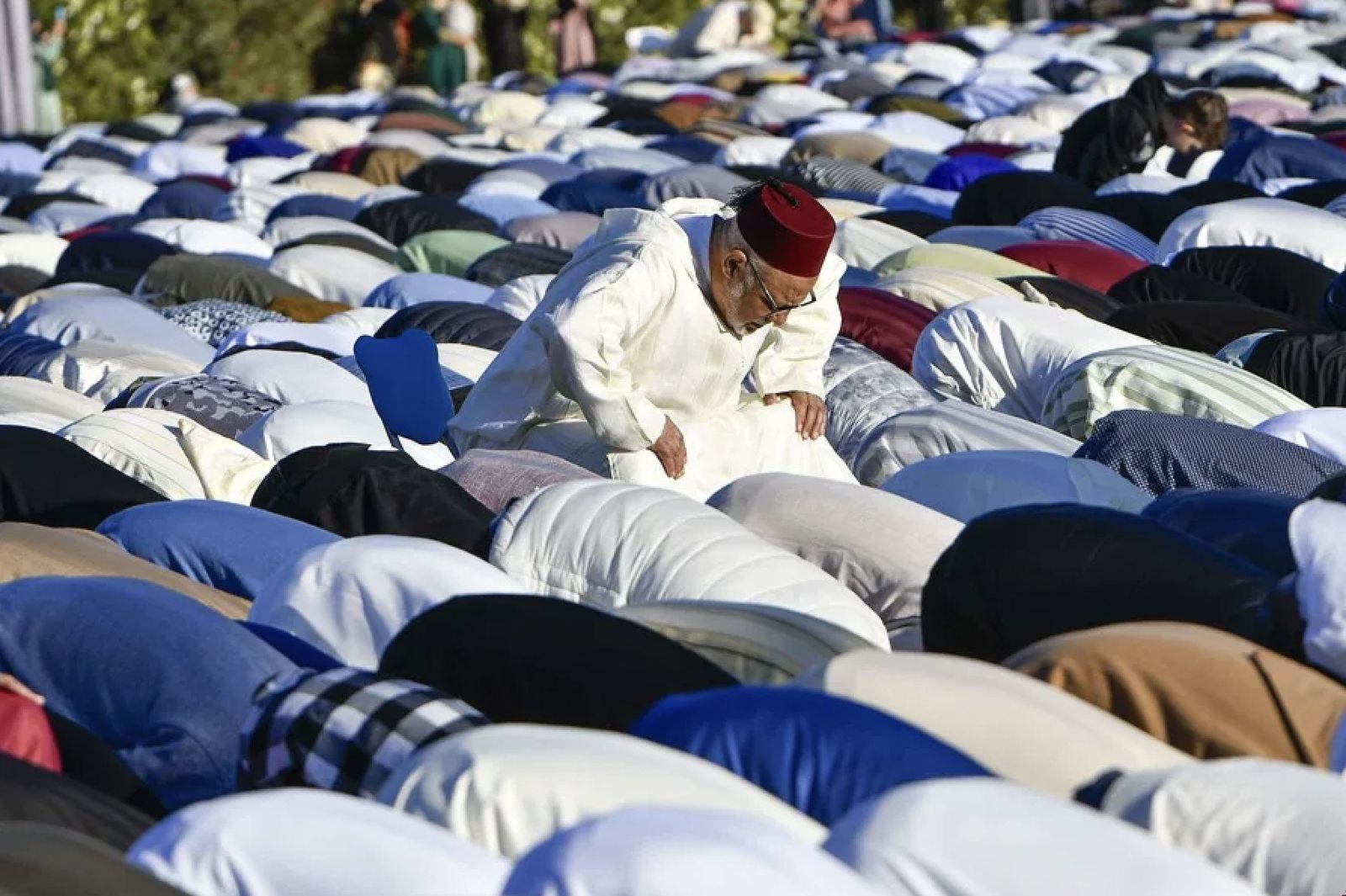 Musulmanes celebran el Aíd al Fitr, la fiesta que pone fin al mes sagrado de ramadán