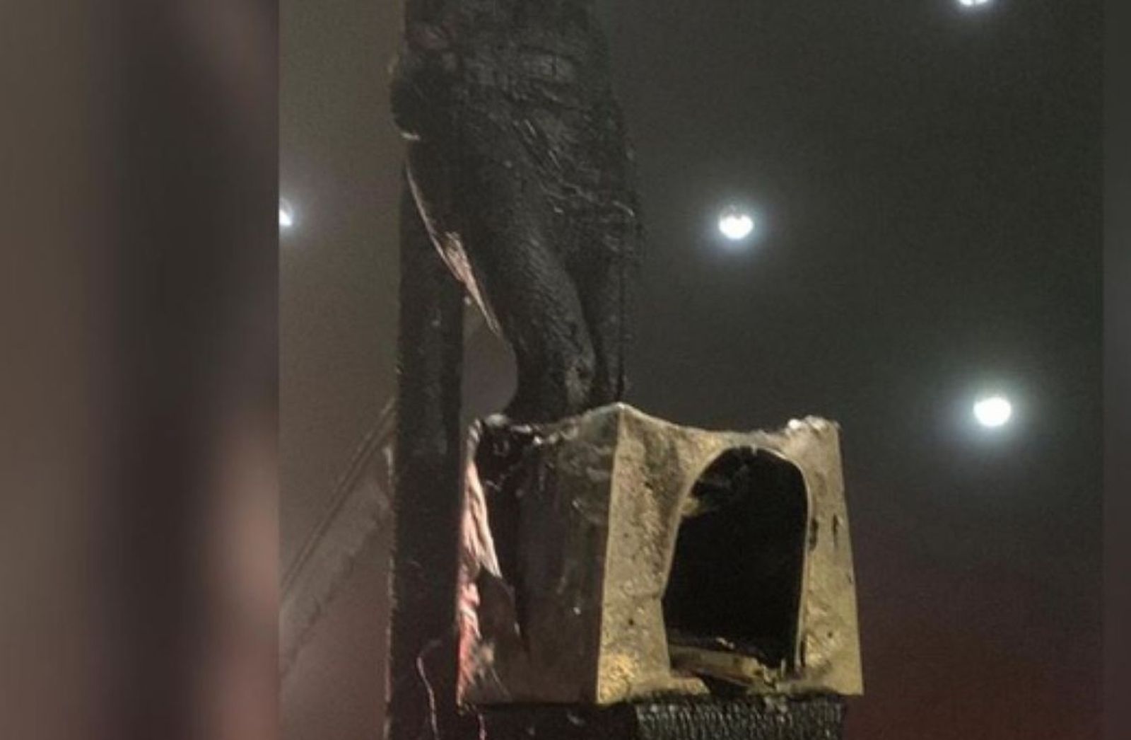 El sagrario y el Cristo incendiado