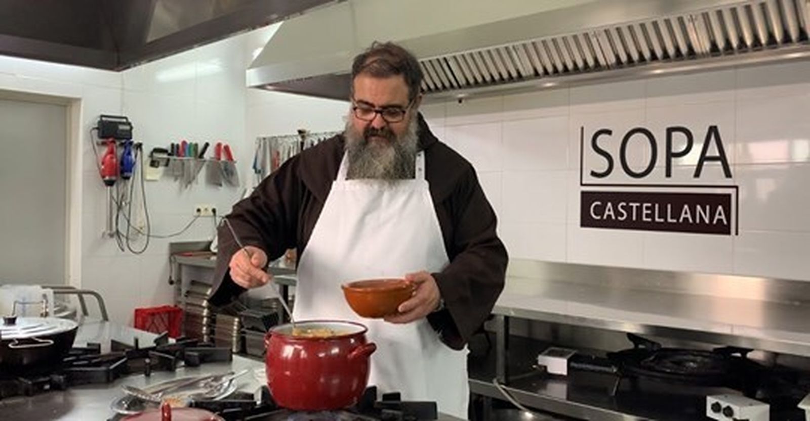 Fray Ángel Ramón Serrano,  cocinero youtuber