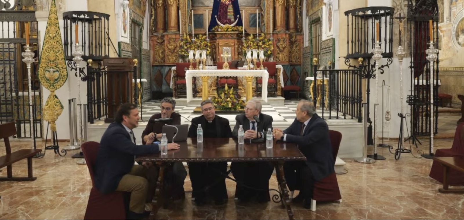 Los Jueves de RD, en la iglesia de Santiago, en Sevilla