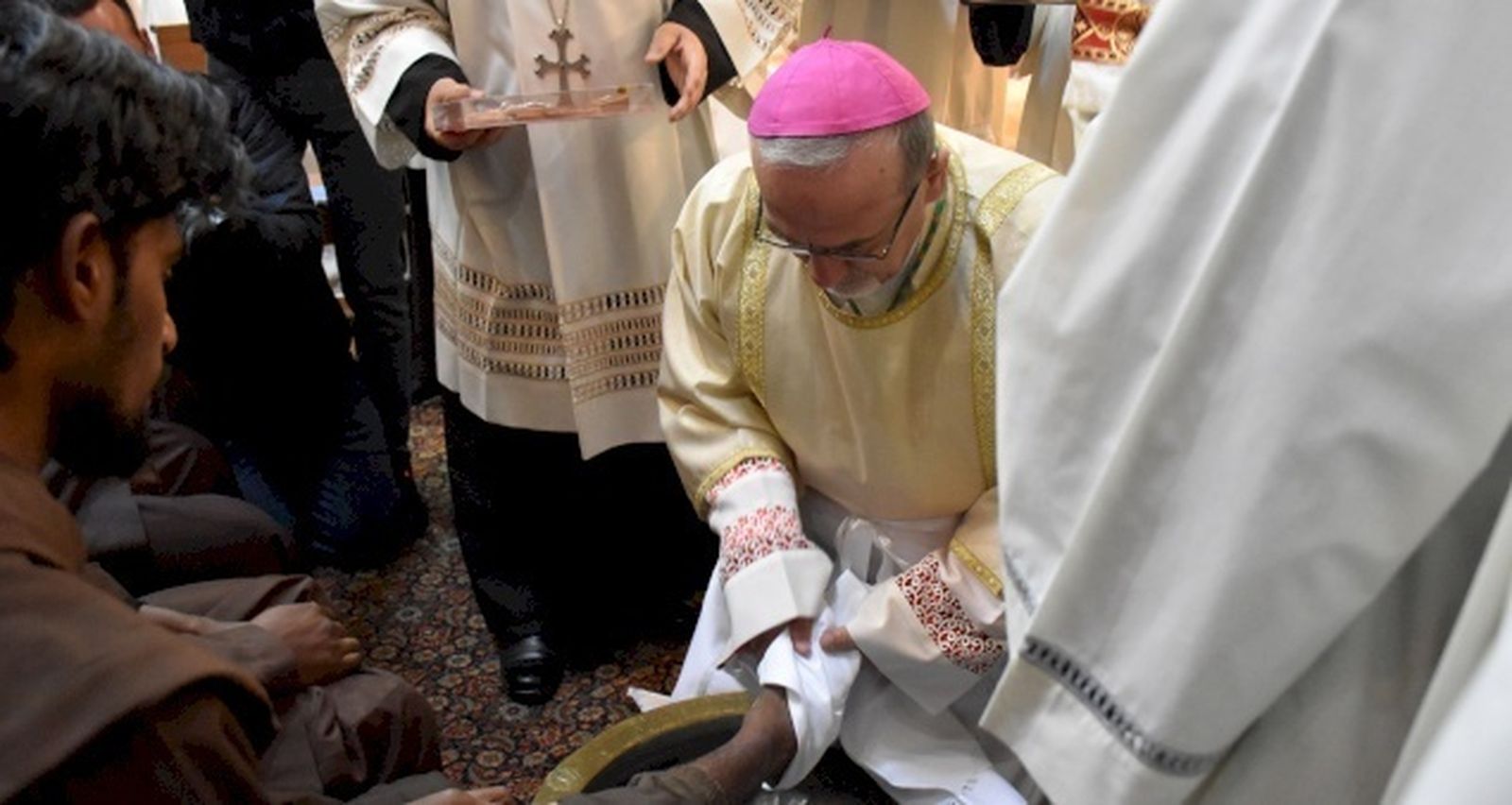 Pizzaballa, durante el Lavatorio de pies