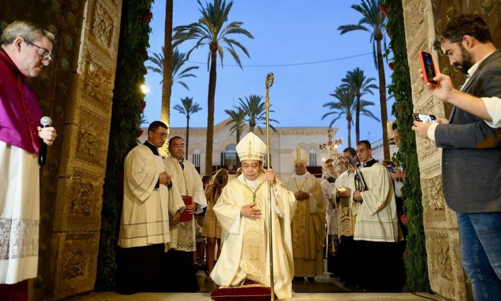 Bernardito Aúza inicia el Jubileo de la Catedral de Almería