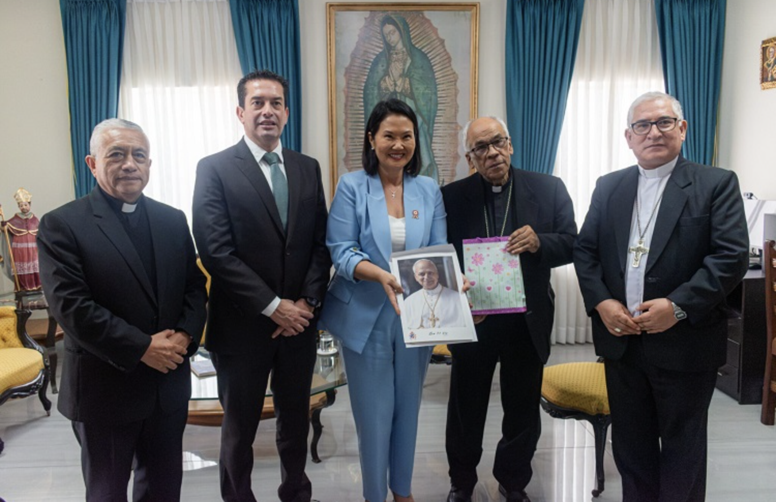 Keiko Fujimori, en la sede de la Conferencia Epsicopal peruana