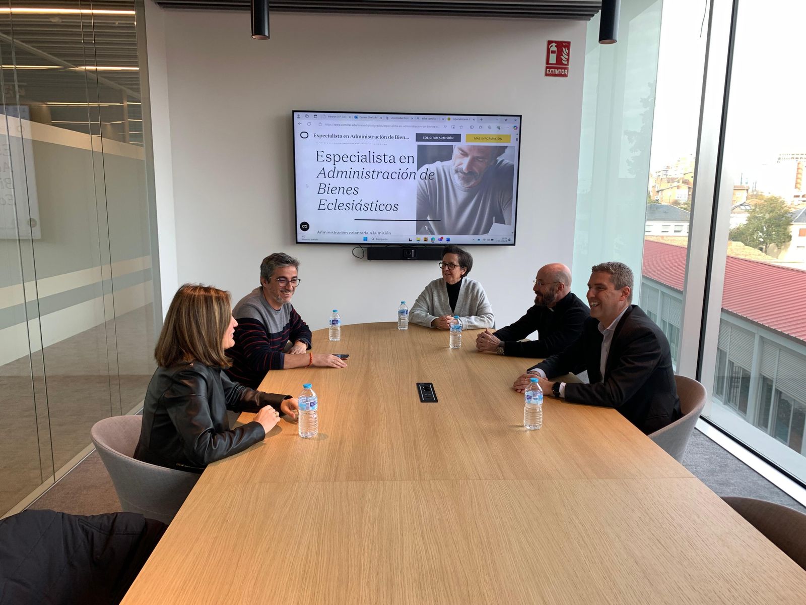 Conversación en el Centro Arrupe