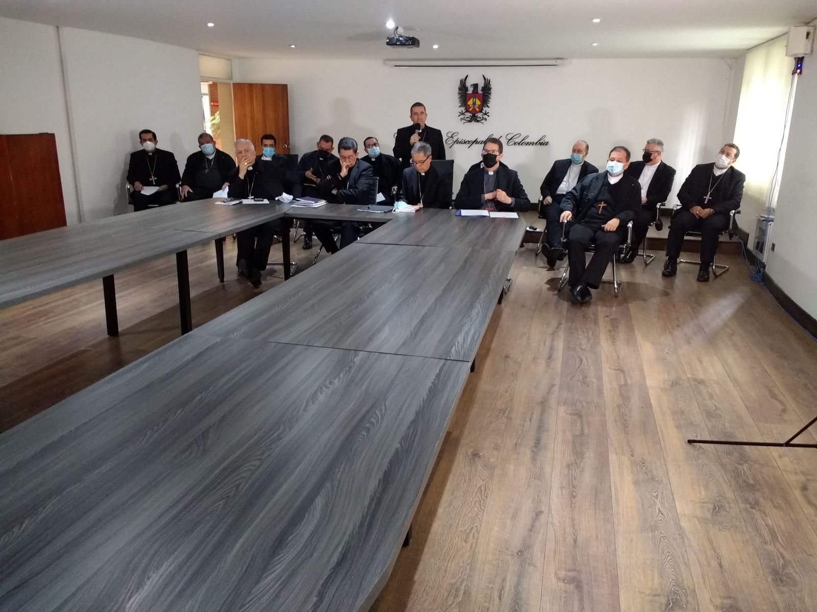 Miembros de la CEC en rueda de prensa