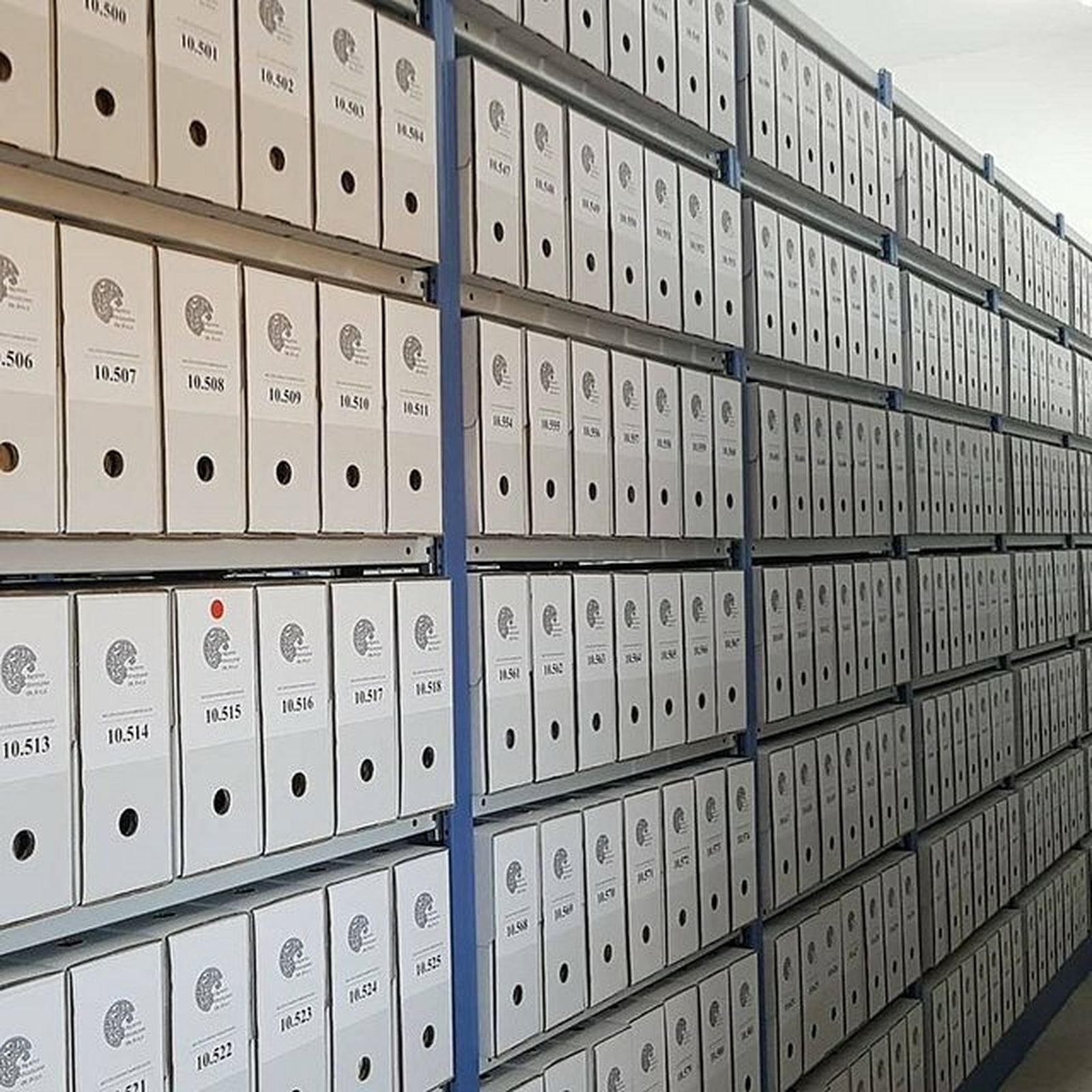 Cajas en el nuevo Archivo Diocesano de Ávila