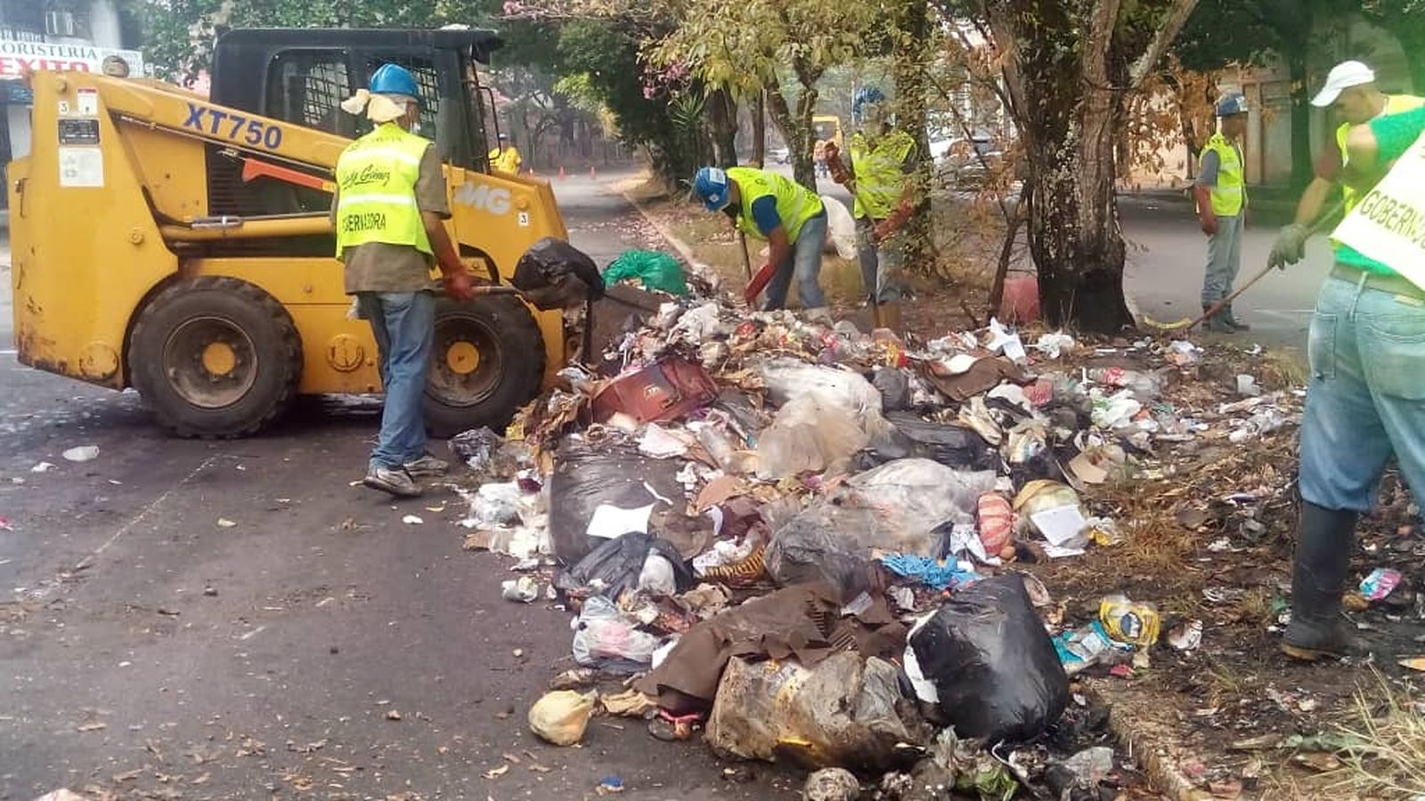 Operativo de limpieza en la ciudad de San Cristóbal iniciativa de monseñor MOronta