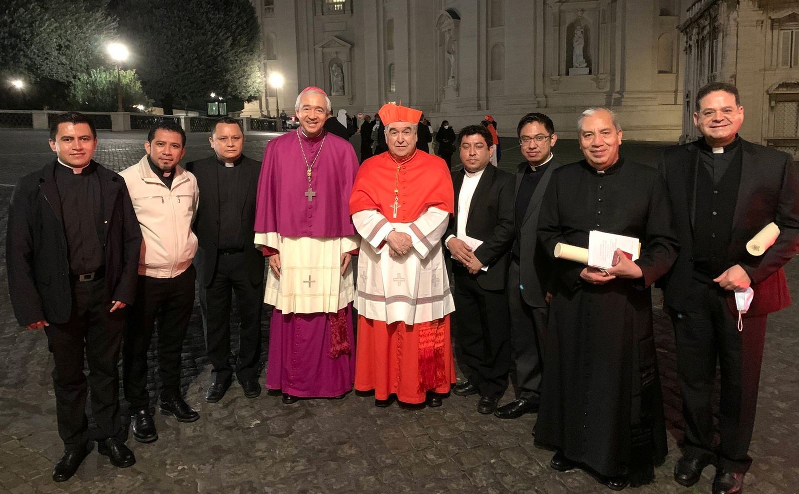 Arizmendi con sacerdotes mexicanos