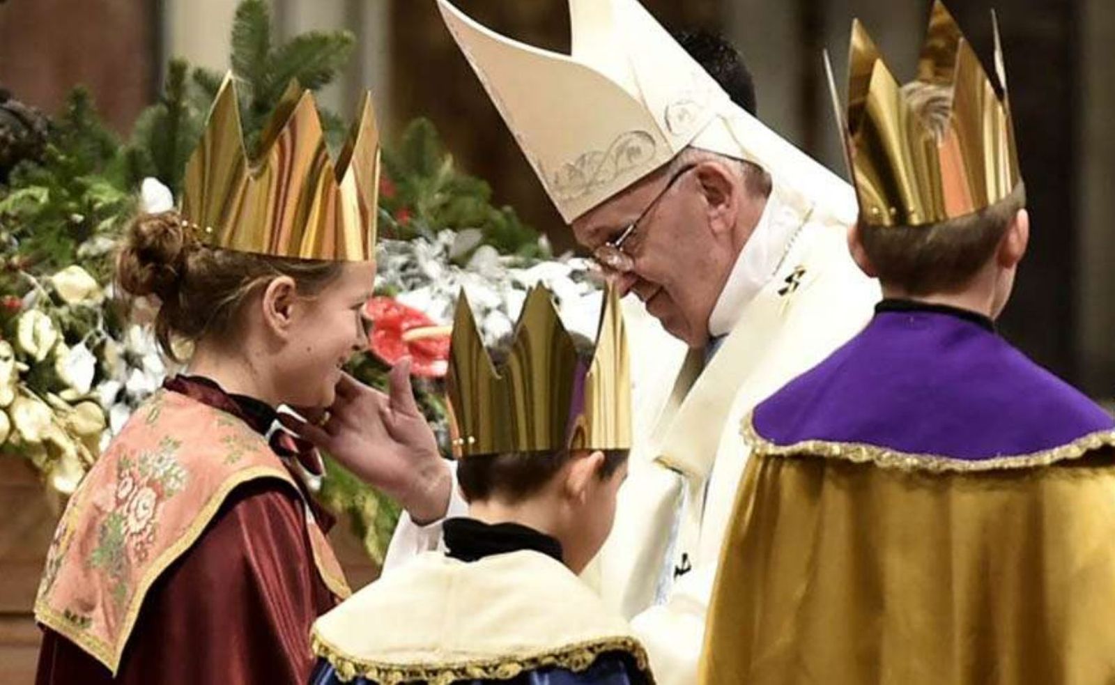 El Papa y la ofrenda de los Reyes Magos