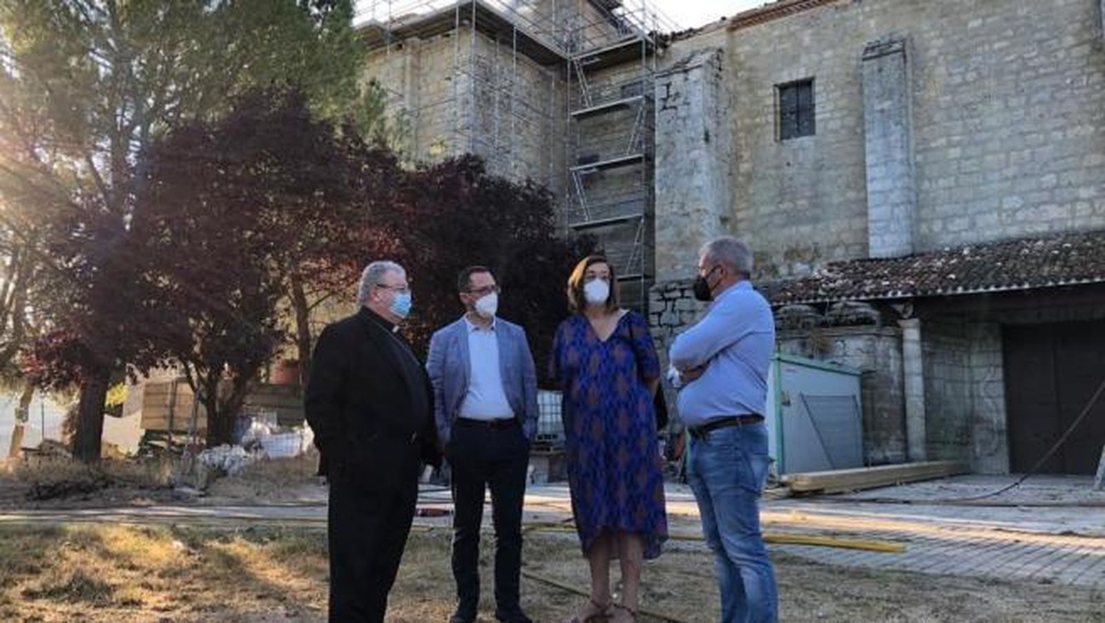 Controlado el incendio en el Monasterio de Arconada, en Ampudia (Palencia)