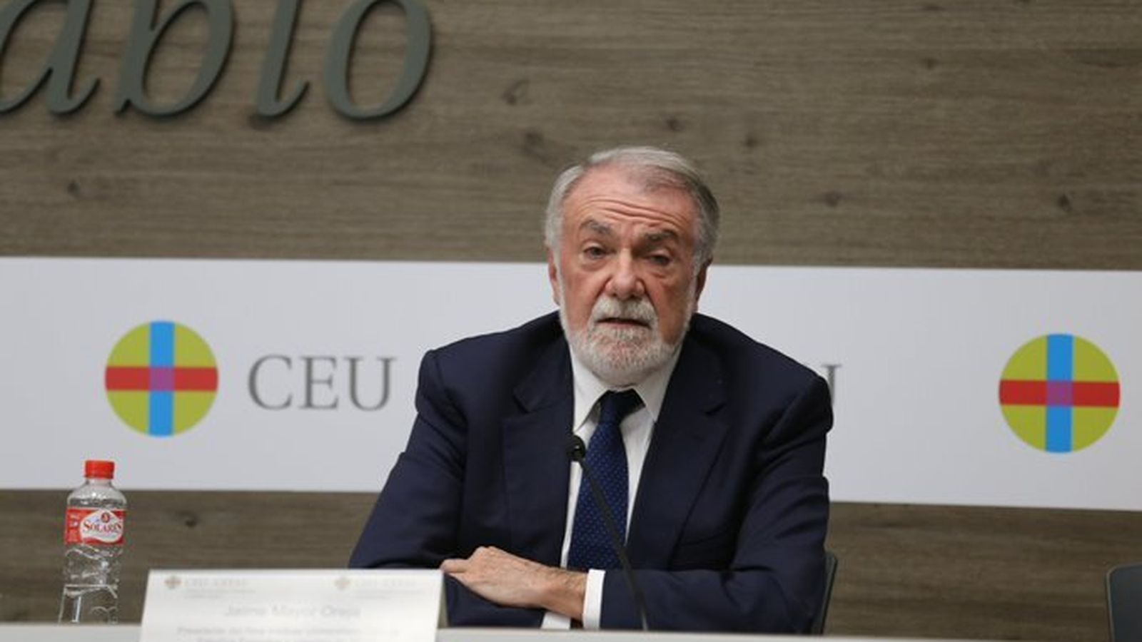 Jaime Mayor Oreja, fundador de NEOS y presidente del Real Instituto Universitario CEU