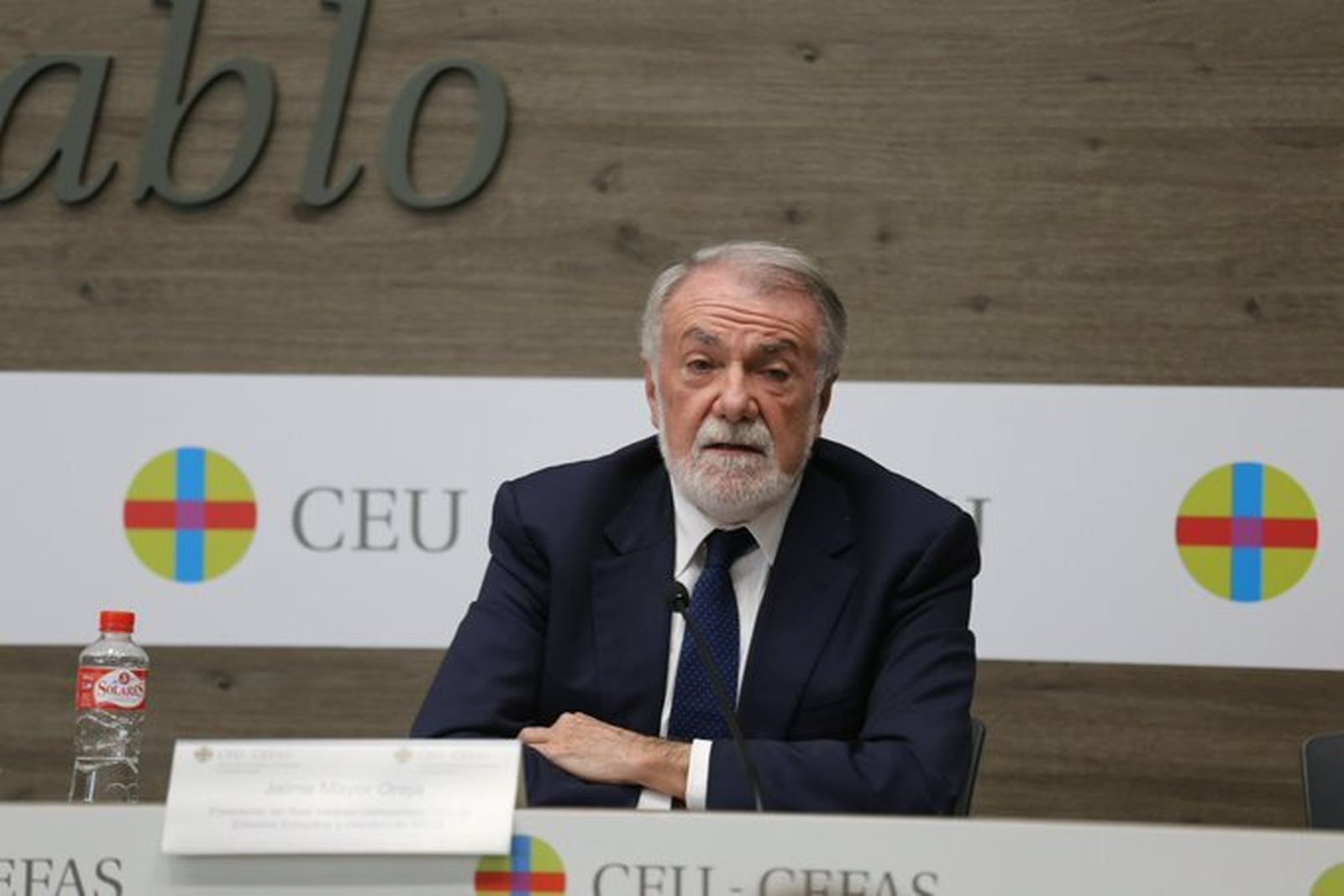 Jaime Mayor Oreja, fundador de NEOS y presidente del Real Instituto Universitario CEU