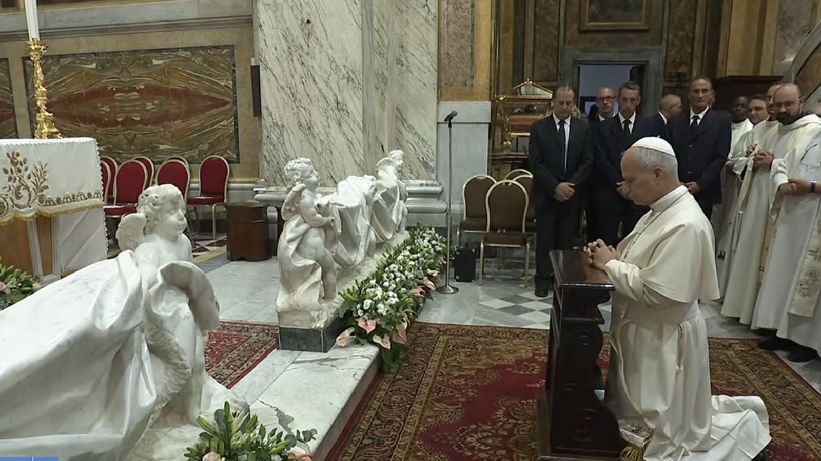 Prevost, rezando a la Virgen