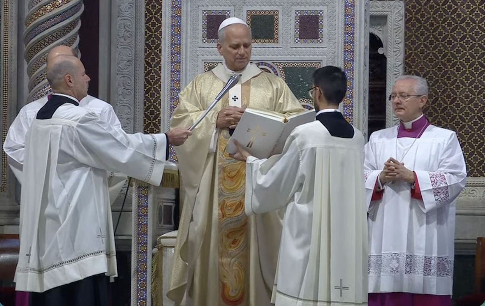 León XIV, en la catedral romana
