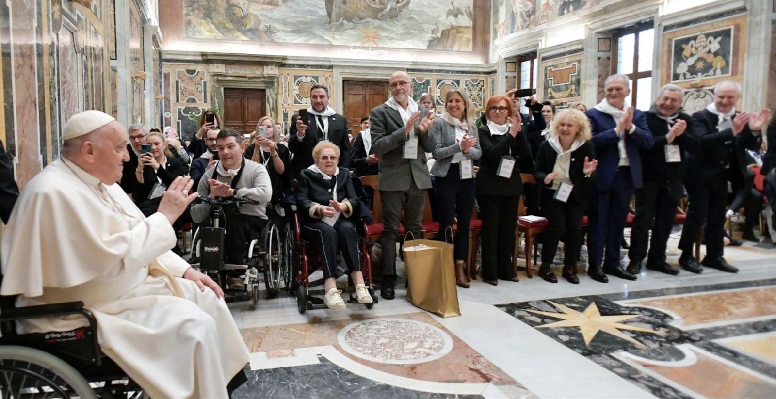 El Papa y la fundación de monseñor Faresin