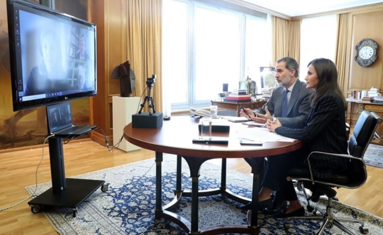Videoconferencia de los Reyes con representantes de Cáritas