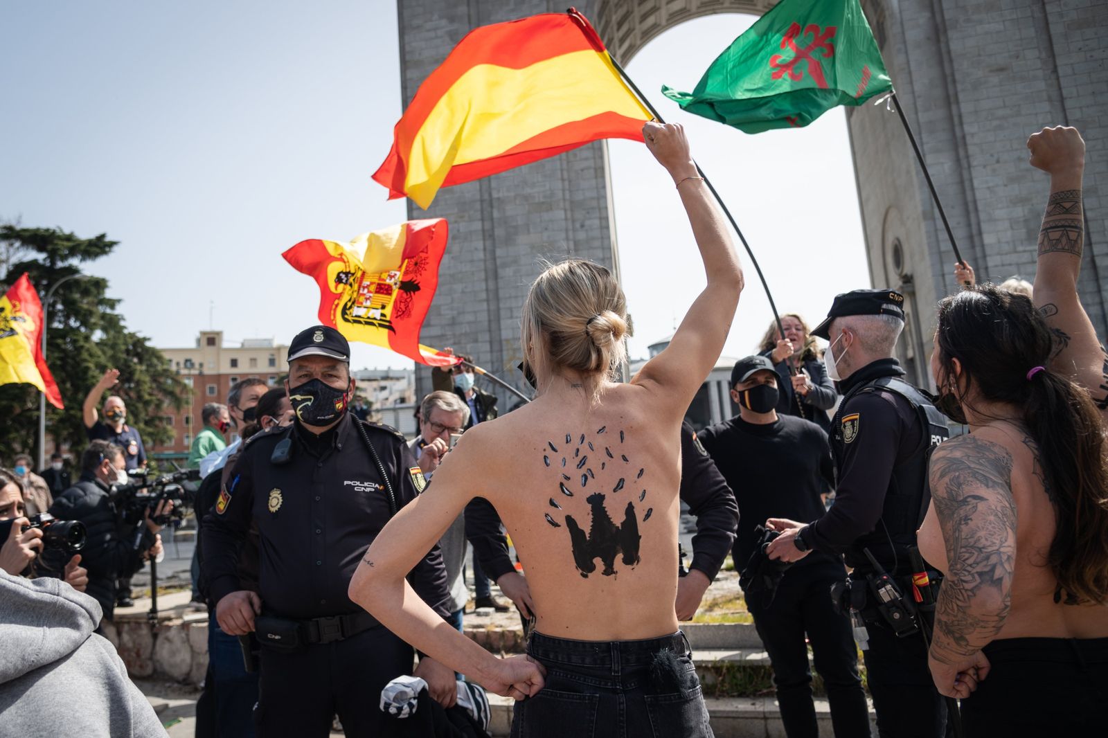 Enfrentamiento entre la ultraderecha y activistas de Femen