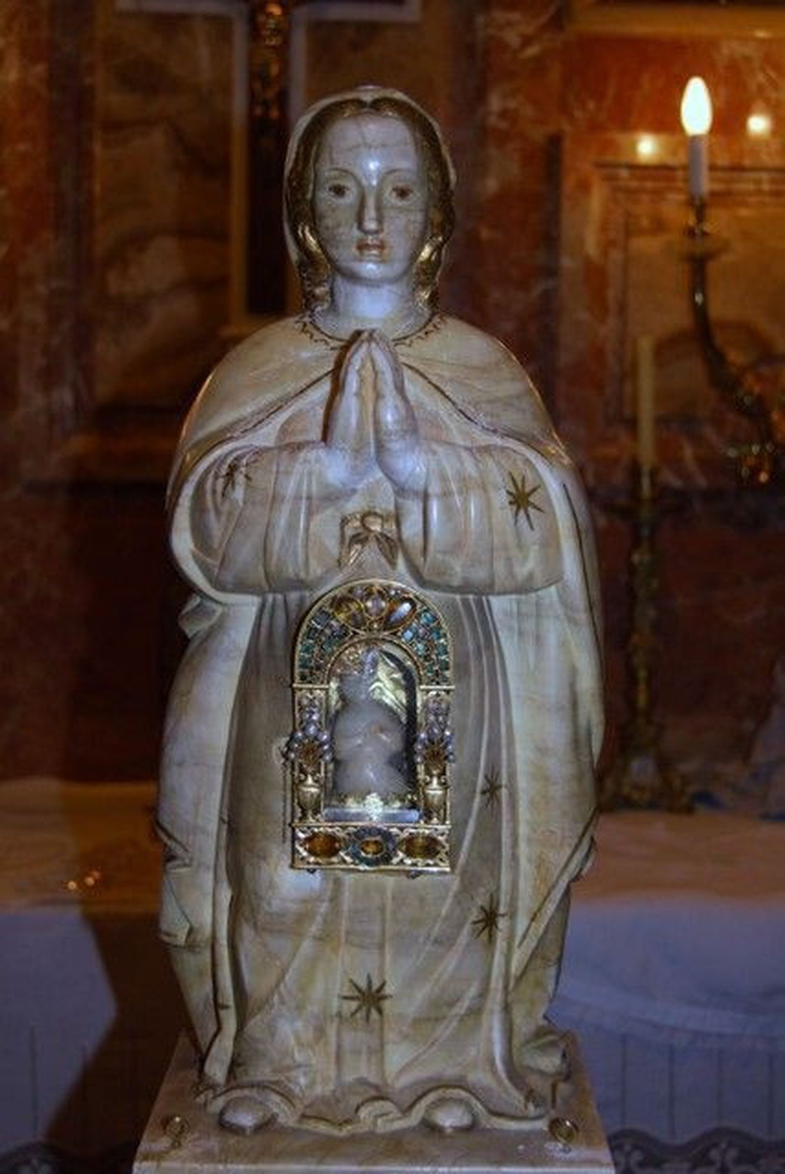 La Mare de Déu del Lledó, d'alabastre