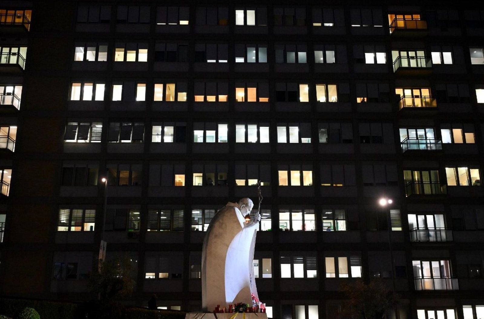 Nueva noche en el Gemelli