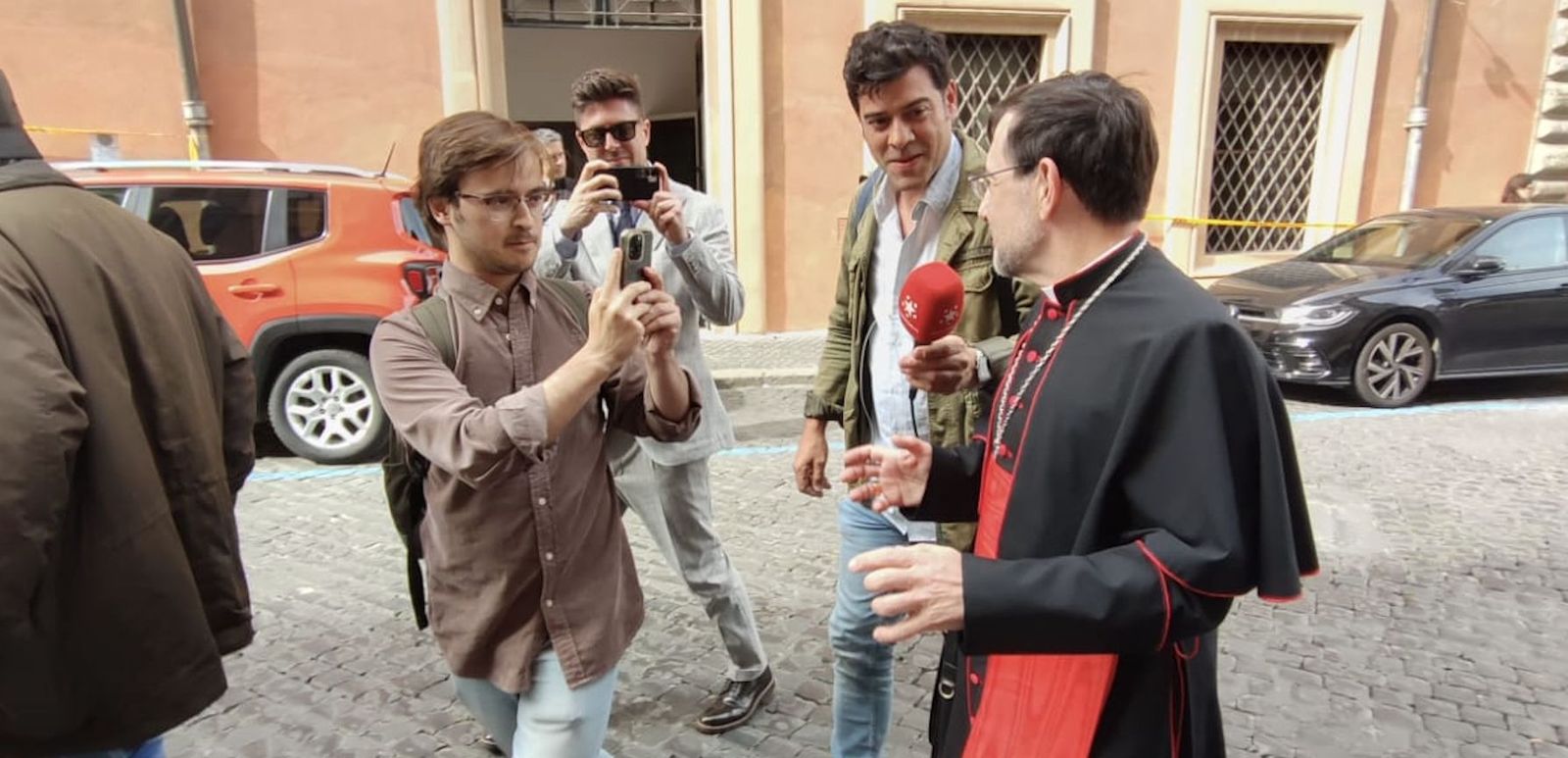 Cobo, caminando hacia el precónclave