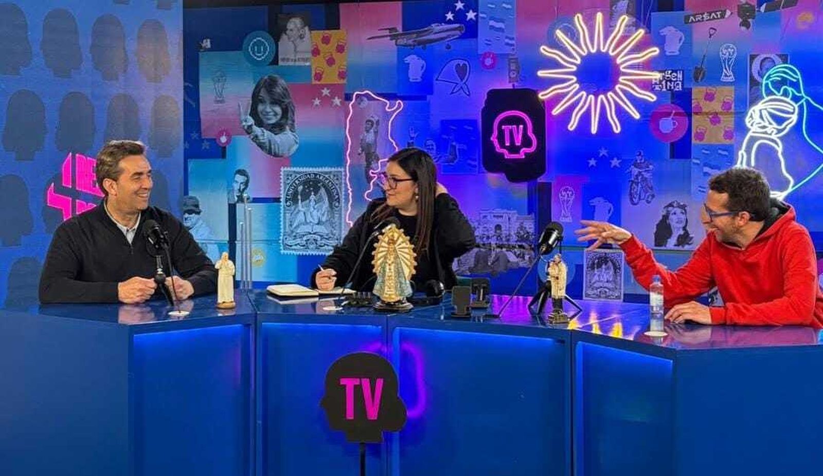 Intendente Boto junto a los conductores del streaming de fe y política